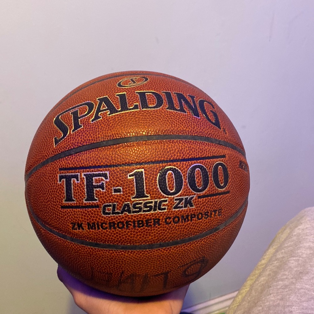 Full size 29.5 Spaulding men’s indoor basketball